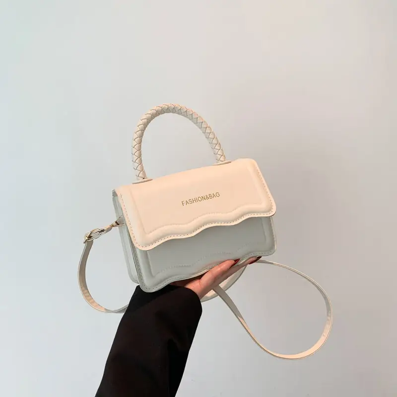 Women's White Wavy Shoulder Messenger Bag 2023 - Image 2