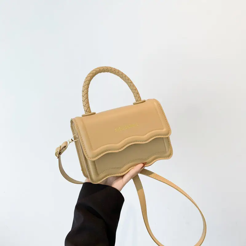 Women's White Wavy Shoulder Messenger Bag 2023 - Image 3