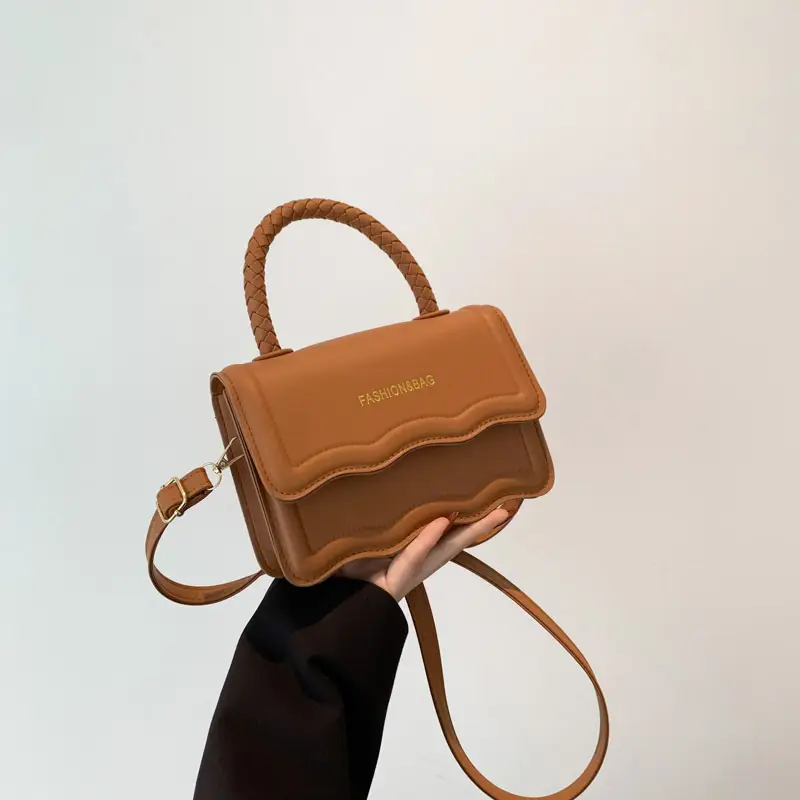 Women's White Wavy Shoulder Messenger Bag 2023 - Image 4
