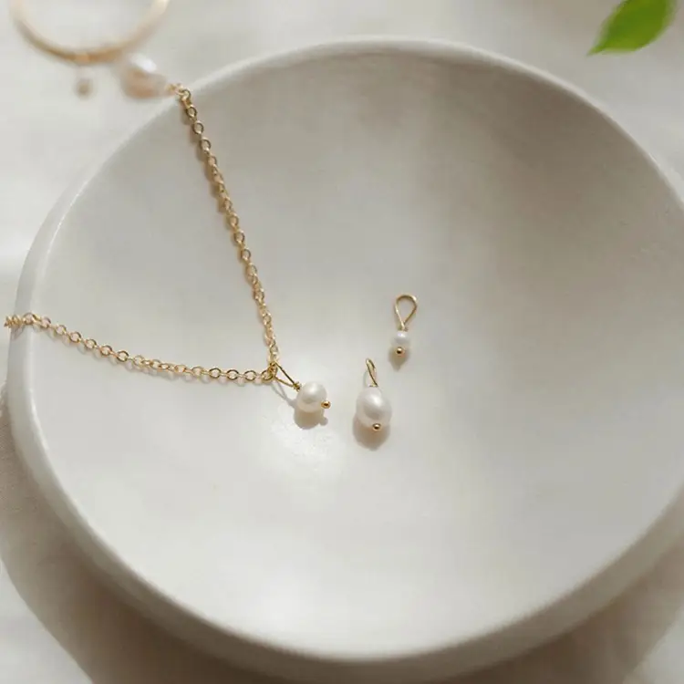 Korean Flow Pearl Necklace & Earrings Set Gold — feature 21