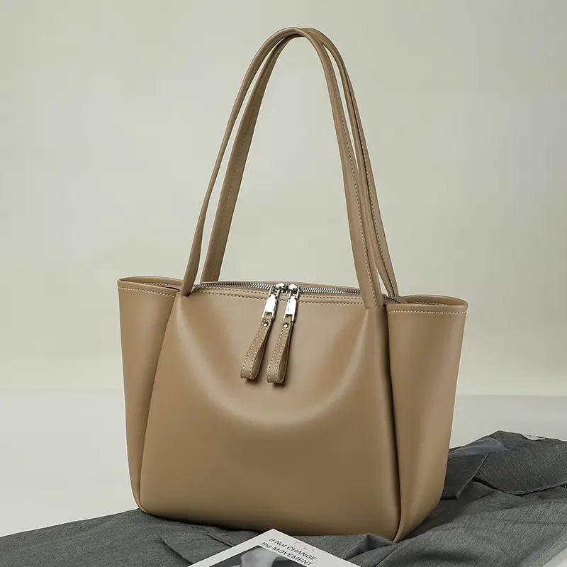 Black Women's Large Tote Bag with Tassel Zip