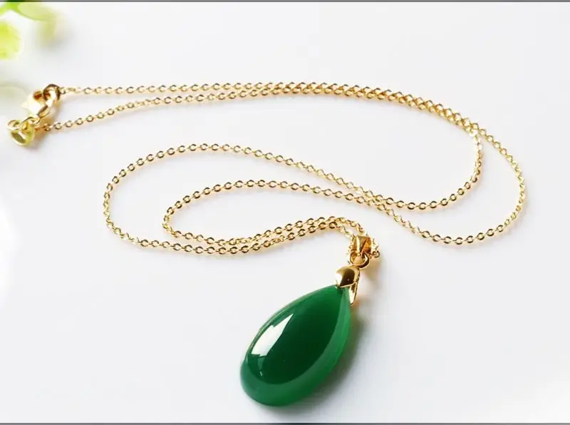 Green Jade Pendant Necklace for Women — feature 9