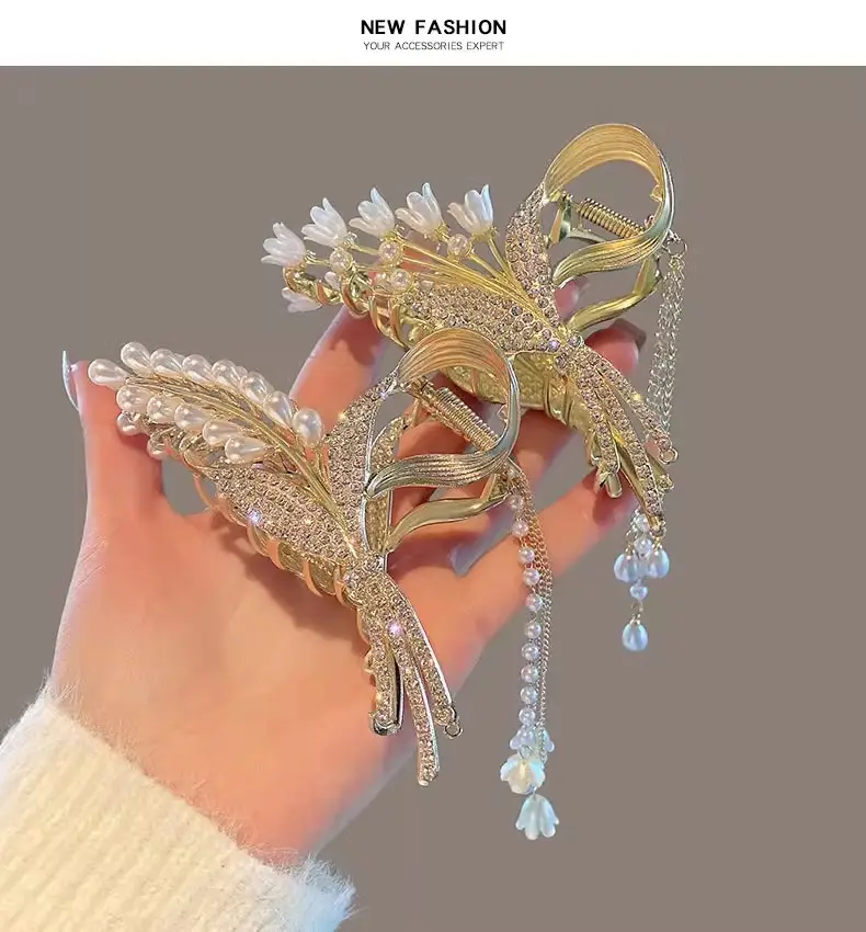 Lily Butterfly Hairpin with Tassel Back Clip — feature 1