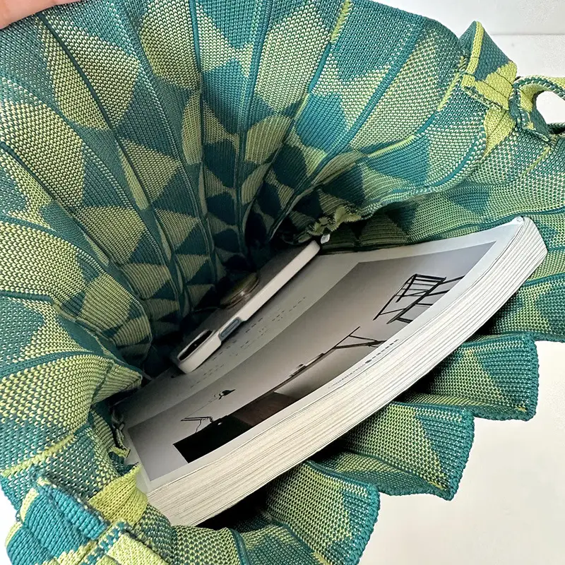 New Knitted Folded Bag Large Diamond Plaid Women's Travel Bag