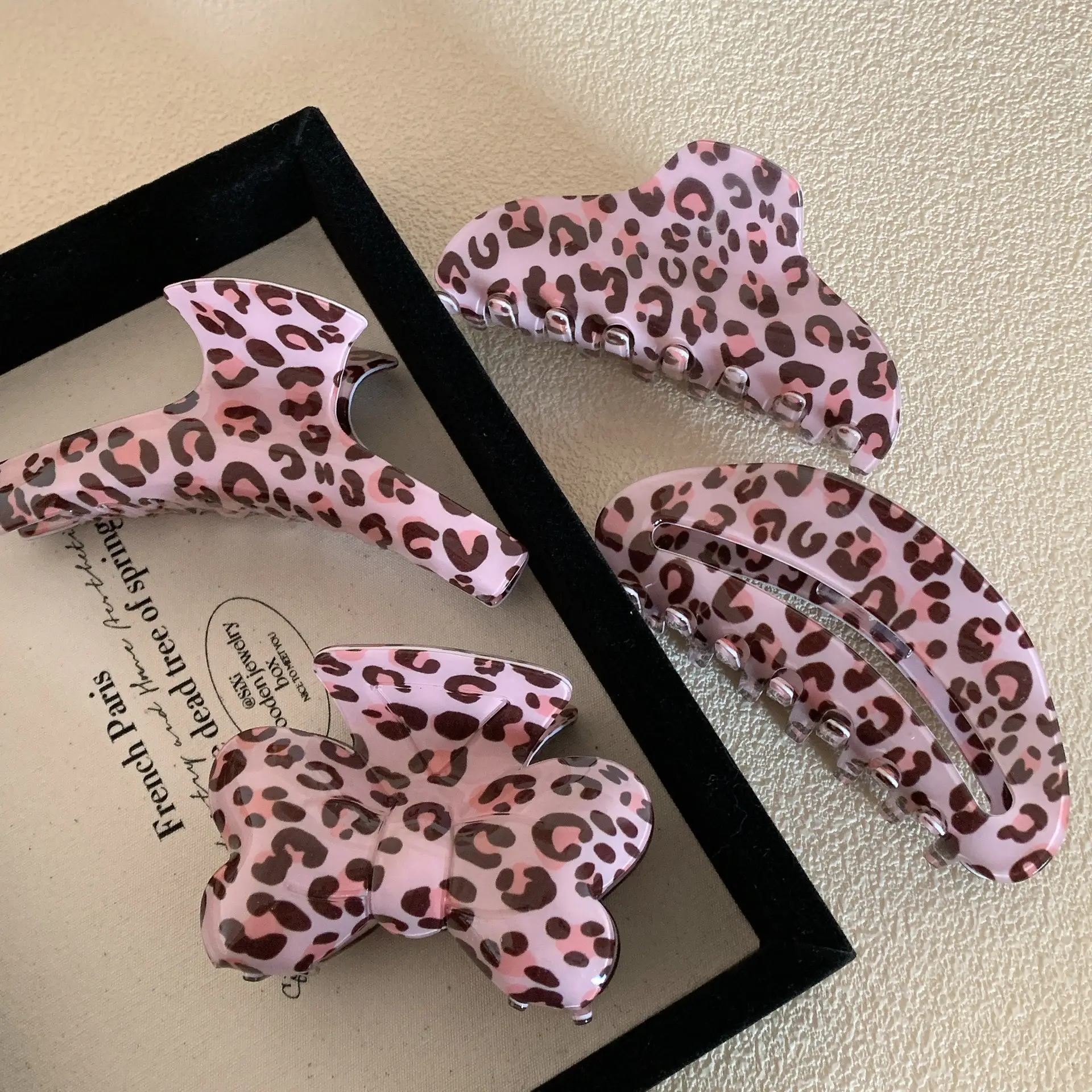 Pink Leopard Print Bow Grip Head Cover for Girls — feature 13