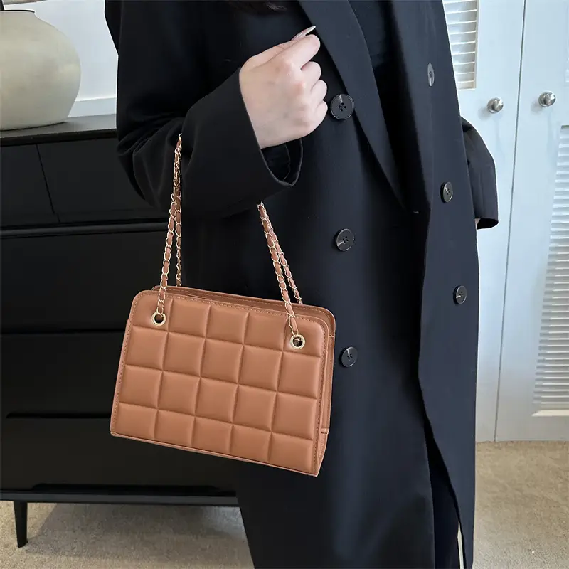 White Quilted Crossbody Bag with Chain Strap - Image 10