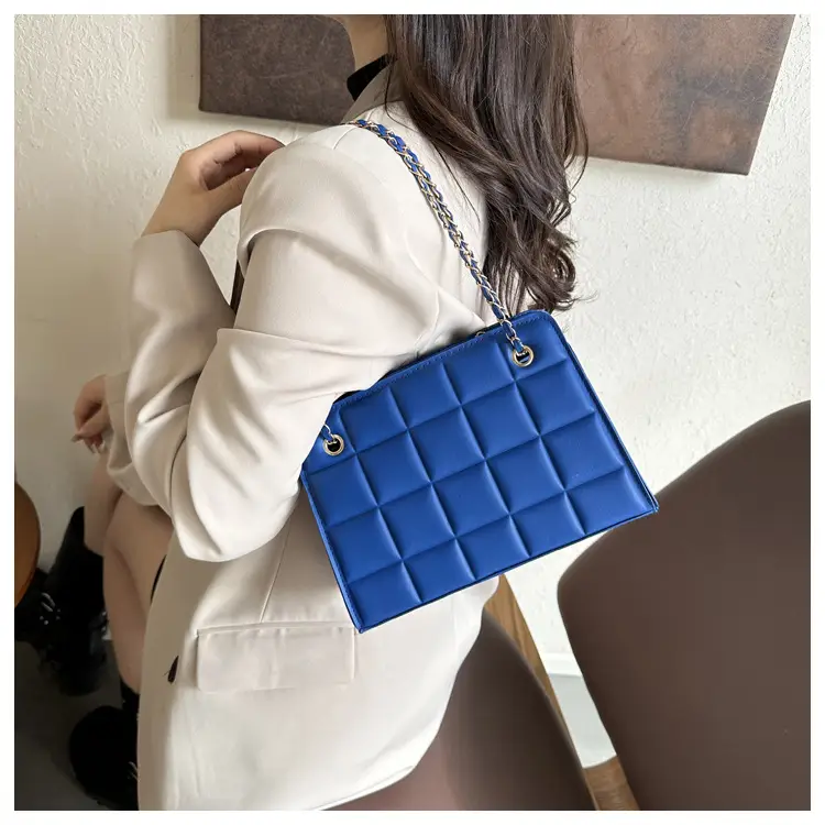 White Quilted Crossbody Bag with Chain Strap — feature 11