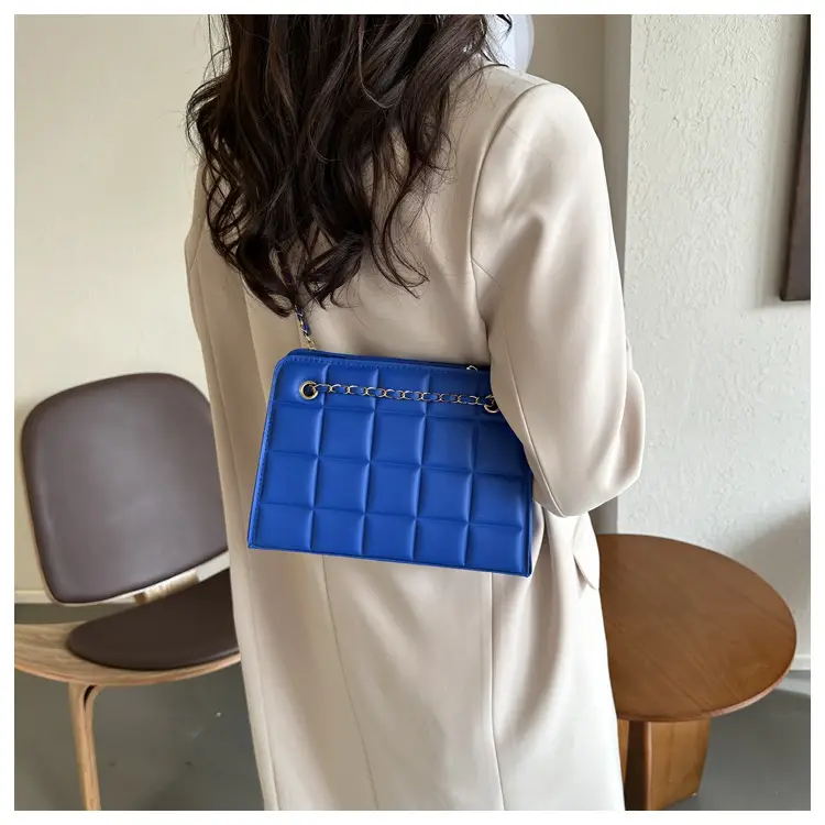 White Quilted Crossbody Bag with Chain Strap — feature 12