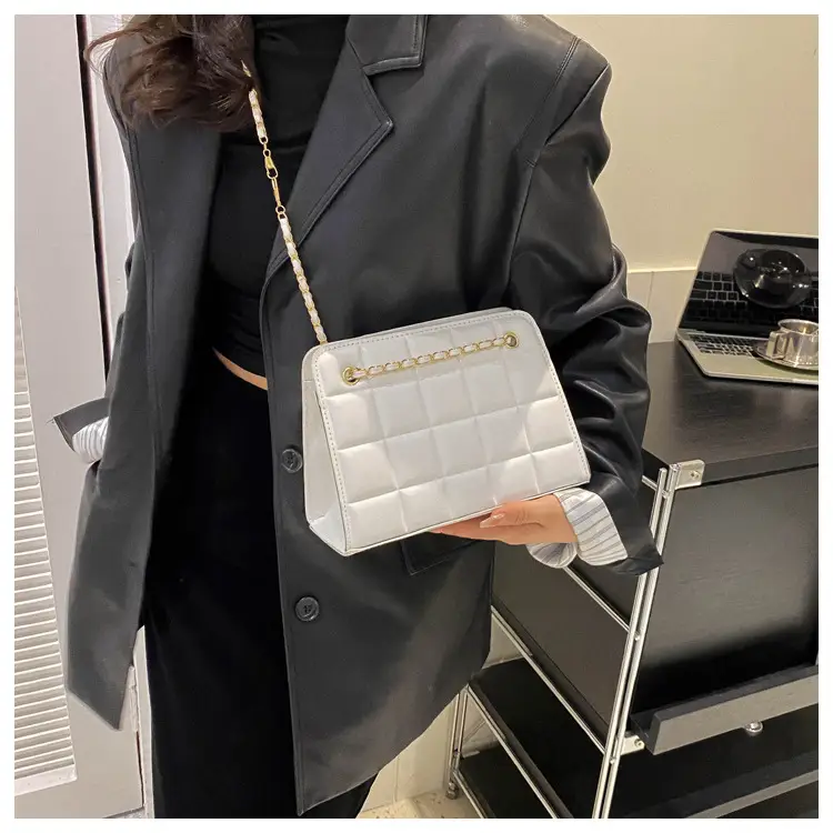 White Quilted Crossbody Bag with Chain Strap — feature 15