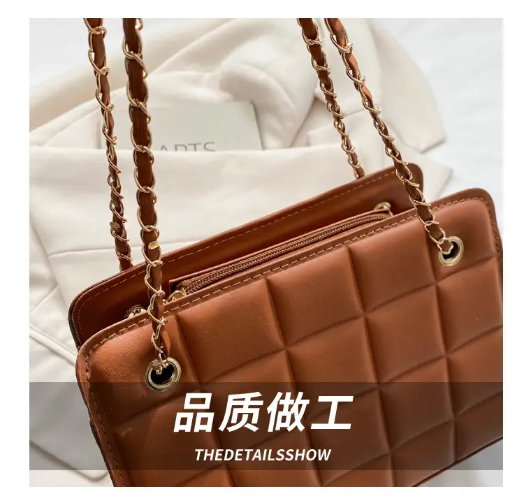 White Quilted Crossbody Bag with Chain Strap — feature 5