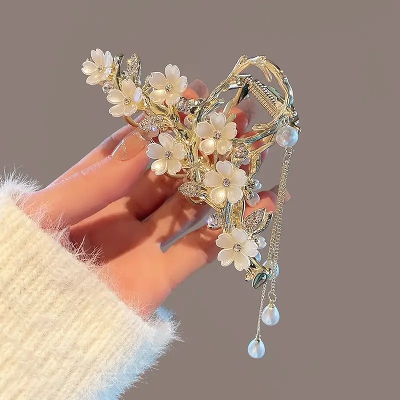 Pearl Tassel Flower Hairpin Clip for Women — feature 3