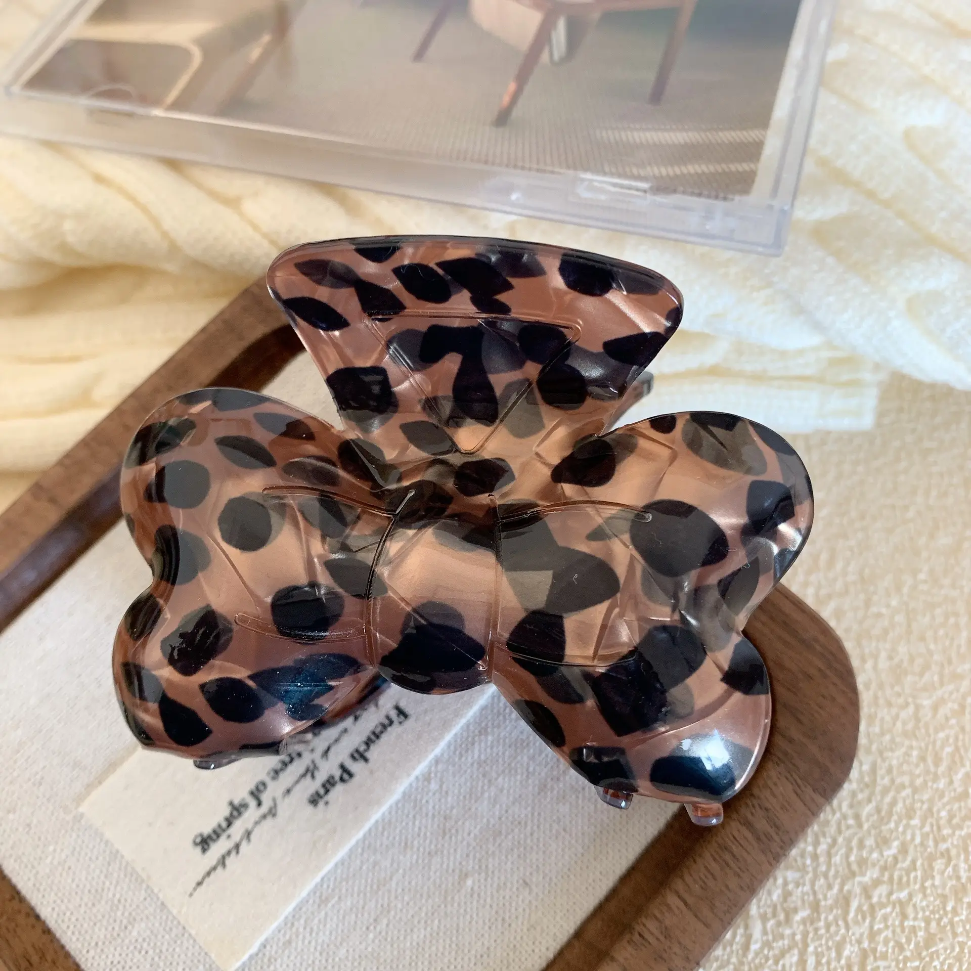 Acetate Leopard Print High-End Hair Clip Large Claw Clip for Women - Image 3
