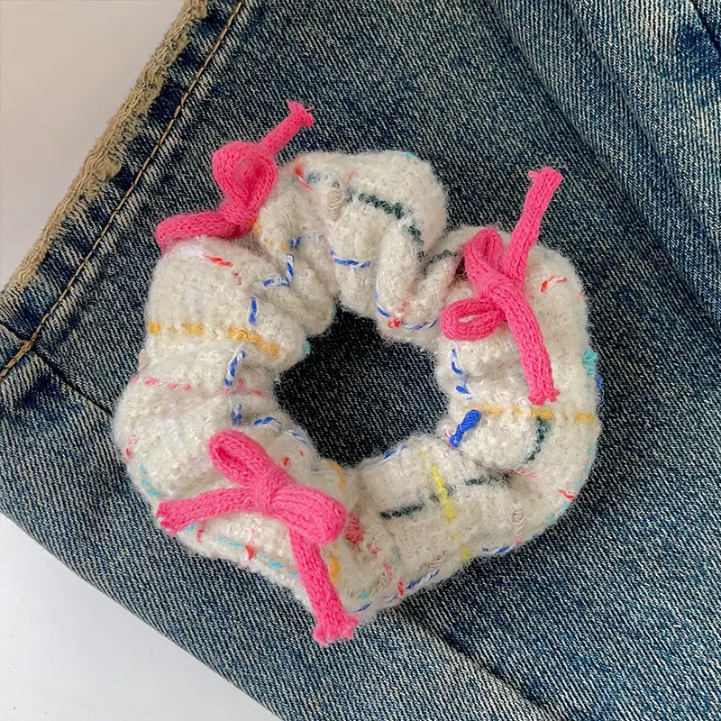 Colorful three bowknot