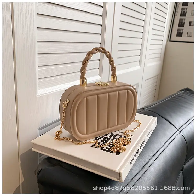 Stylish Mint Green Square Chain Bag for Women - Image 7