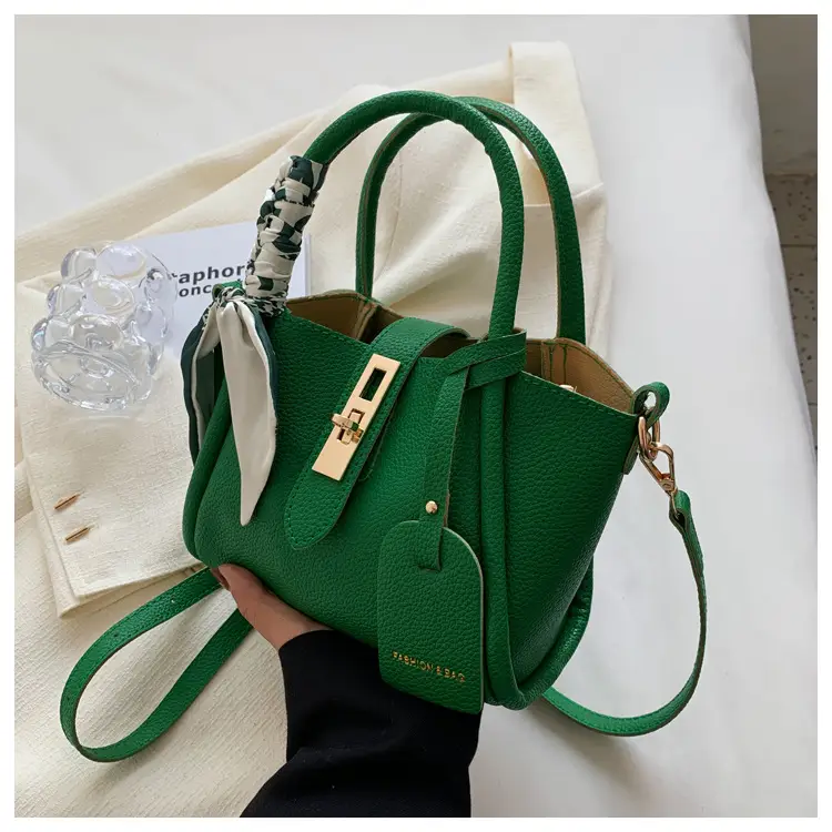 Women's Black Chain Strap Shoulder Bag 2022 New — feature 33