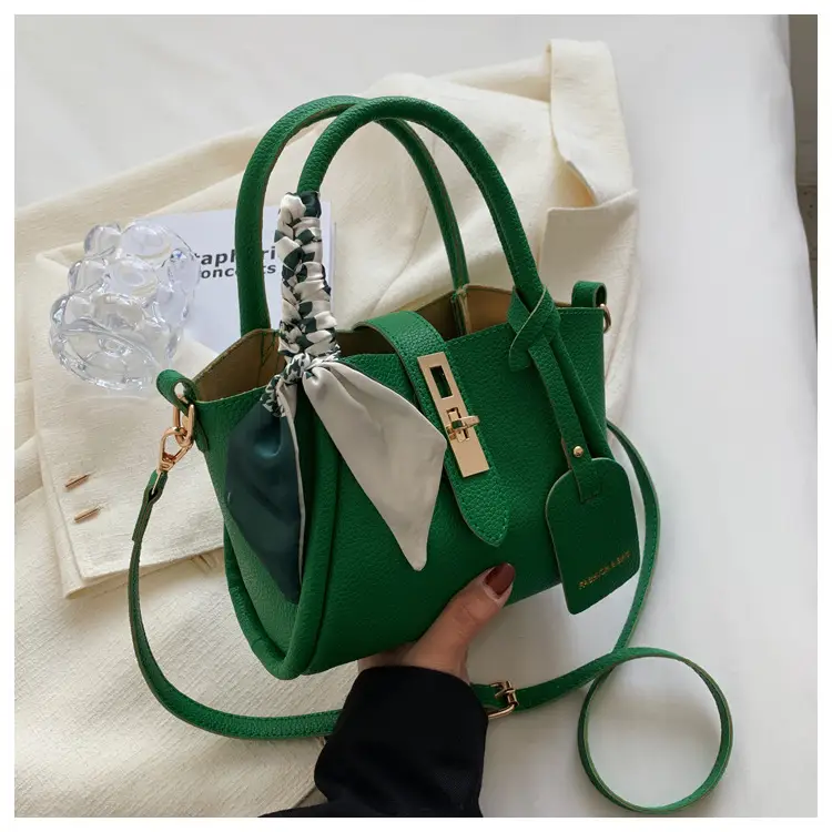 Women's Black Chain Strap Shoulder Bag 2022 New — feature 34