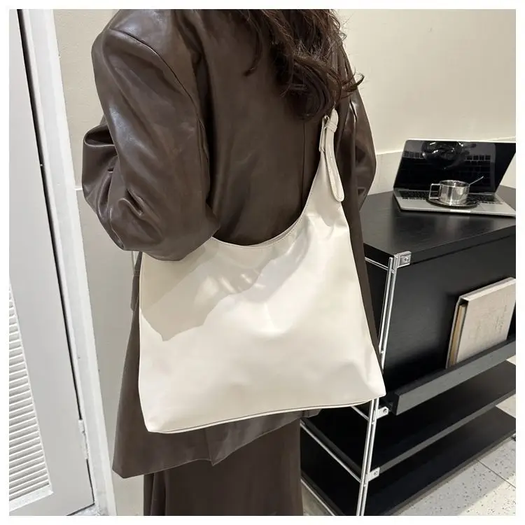 Women's Large-Capacity Soft Leather Commuter Tote Bag — feature 10