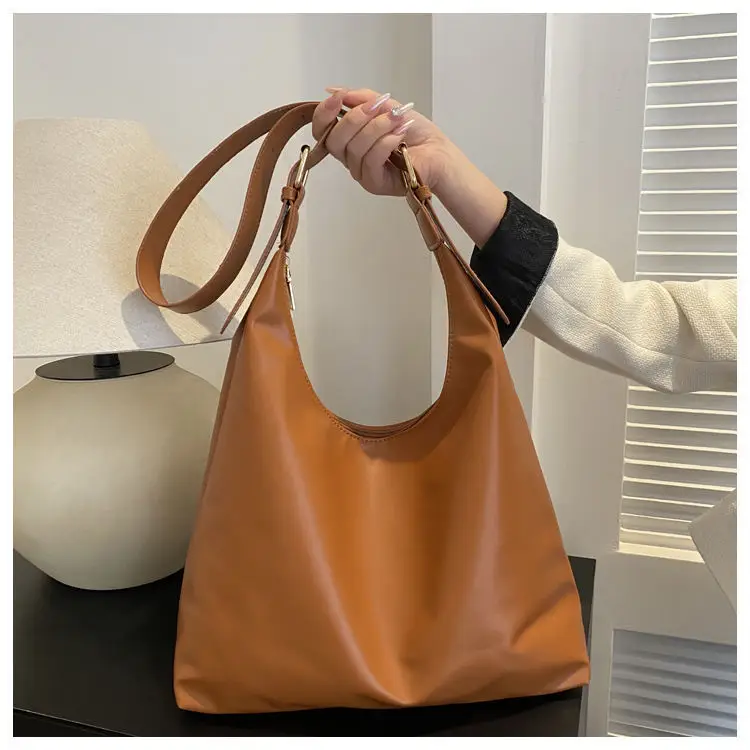 Women's Large-Capacity Soft Leather Commuter Tote Bag — feature 31