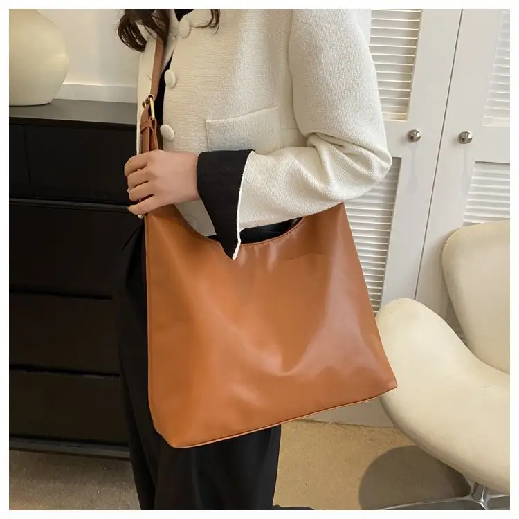 Women's Large-Capacity Soft Leather Commuter Tote Bag — feature 32