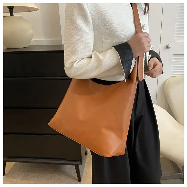 Women's Large-Capacity Soft Leather Commuter Tote Bag — feature 33