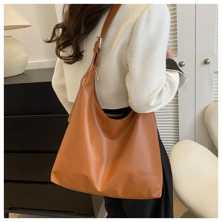 Women's Large-Capacity Soft Leather Commuter Tote Bag — feature 37