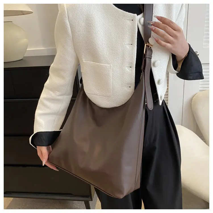 Women's Large-Capacity Soft Leather Commuter Tote Bag — feature 45