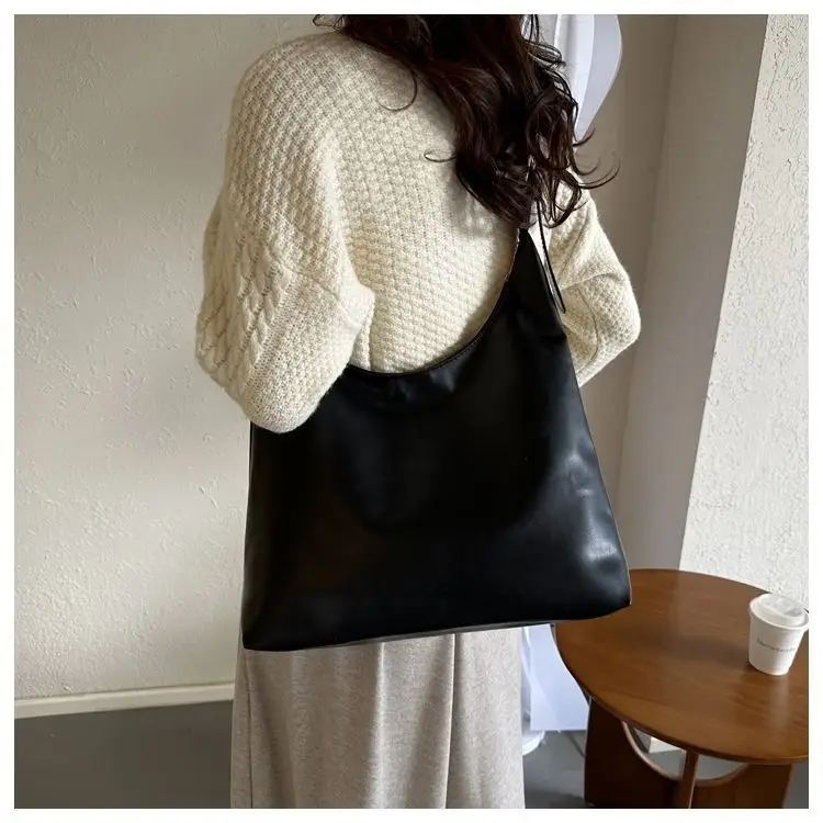 Women's Large-Capacity Soft Leather Commuter Tote Bag — feature 8