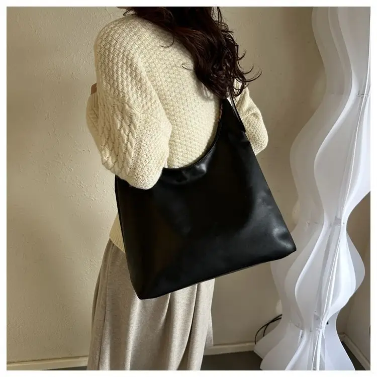 Women's Large-Capacity Soft Leather Commuter Tote Bag — feature 9