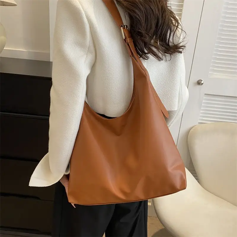 Women's Large-Capacity Soft Leather Commuter Tote Bag - Image 3