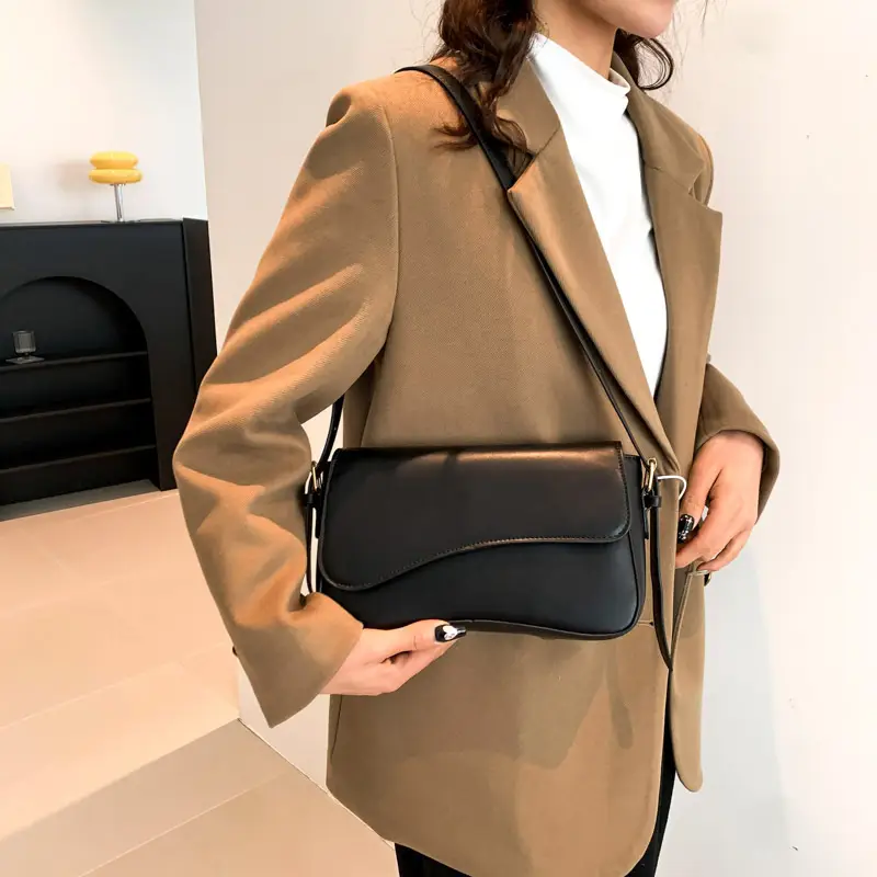 White Magnetic Buckle Shoulder Bag for Women - Image 8