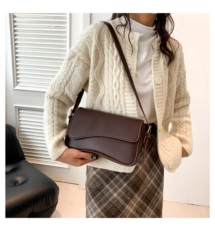 White Magnetic Buckle Shoulder Bag for Women — feature 17