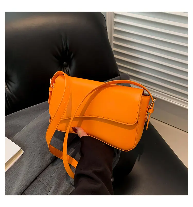 White Magnetic Buckle Shoulder Bag for Women - Image 3