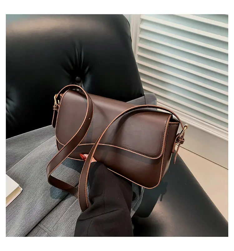 White Magnetic Buckle Shoulder Bag for Women - Image 5