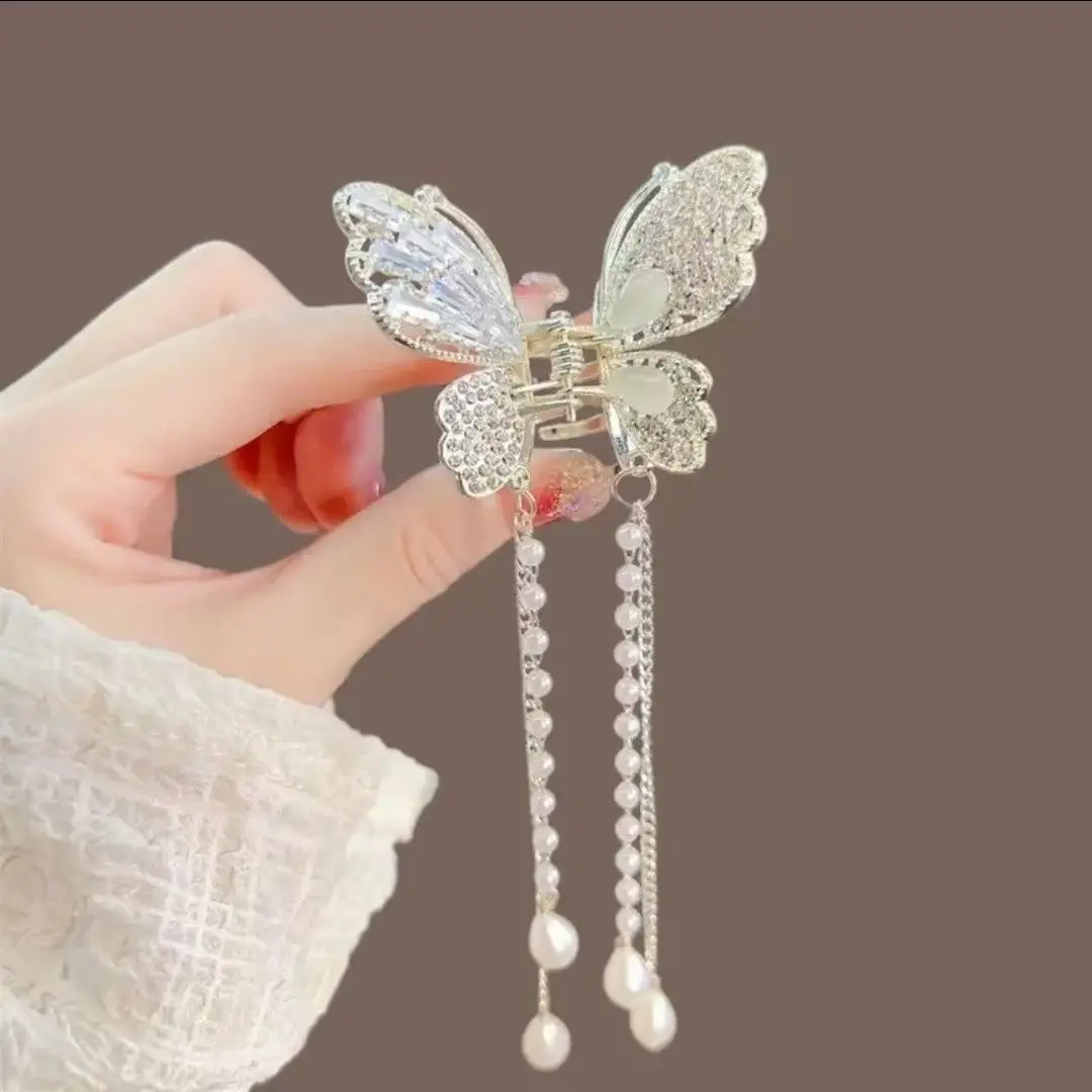 Elegant Butterfly Hairpin with Pearl Tassel for Women - Image 2