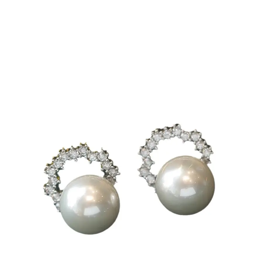 2024 New Star Street Photography Pearl Earrings Song Huiqiao - Image 16