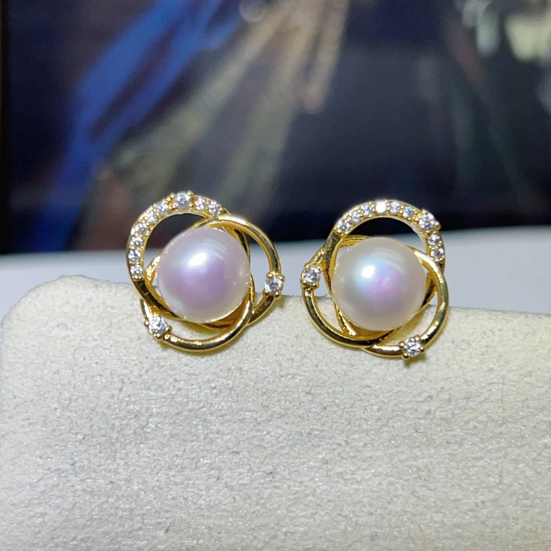 2024 New Star Street Photography Pearl Earrings Song Huiqiao — feature 10