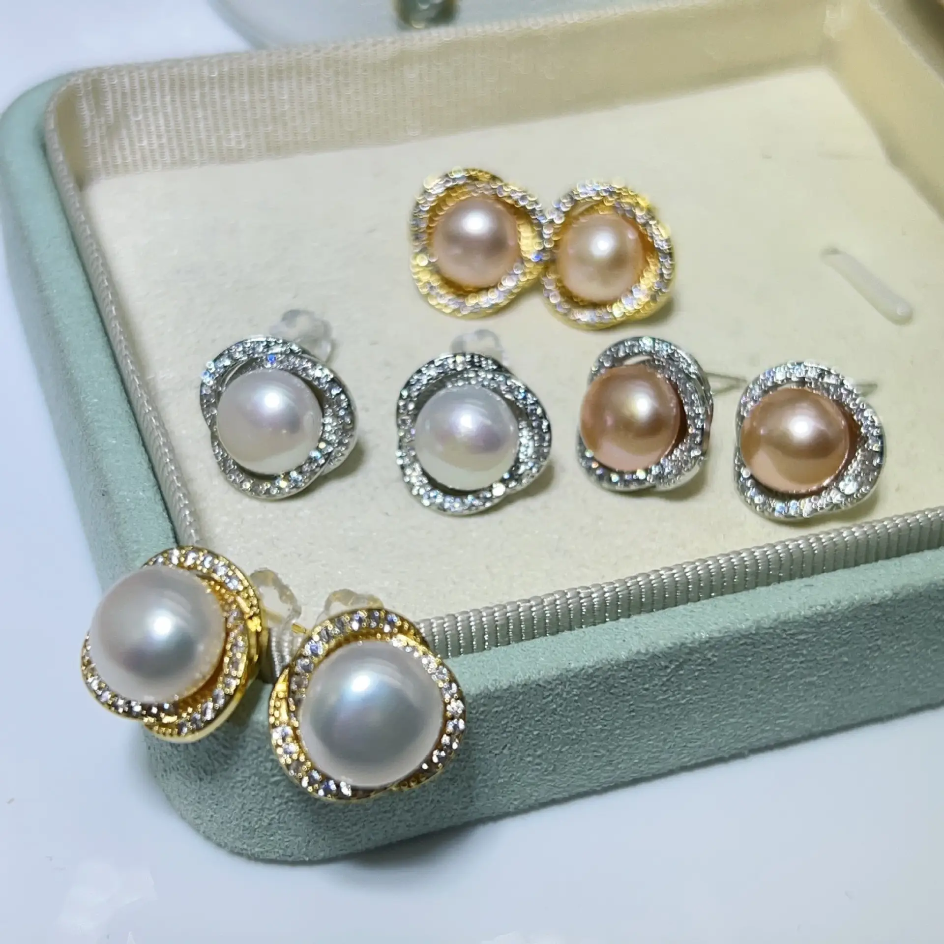 2024 New Star Street Photography Pearl Earrings Song Huiqiao — feature 17