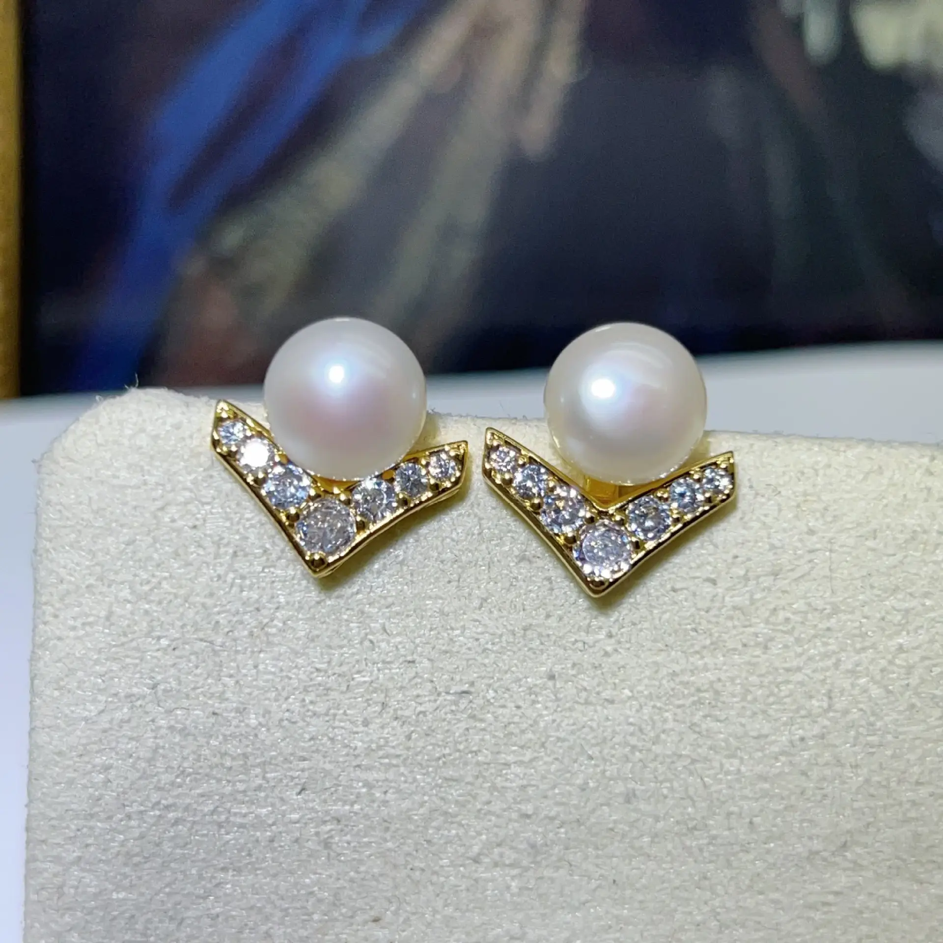 2024 New Star Street Photography Pearl Earrings Song Huiqiao — feature 9