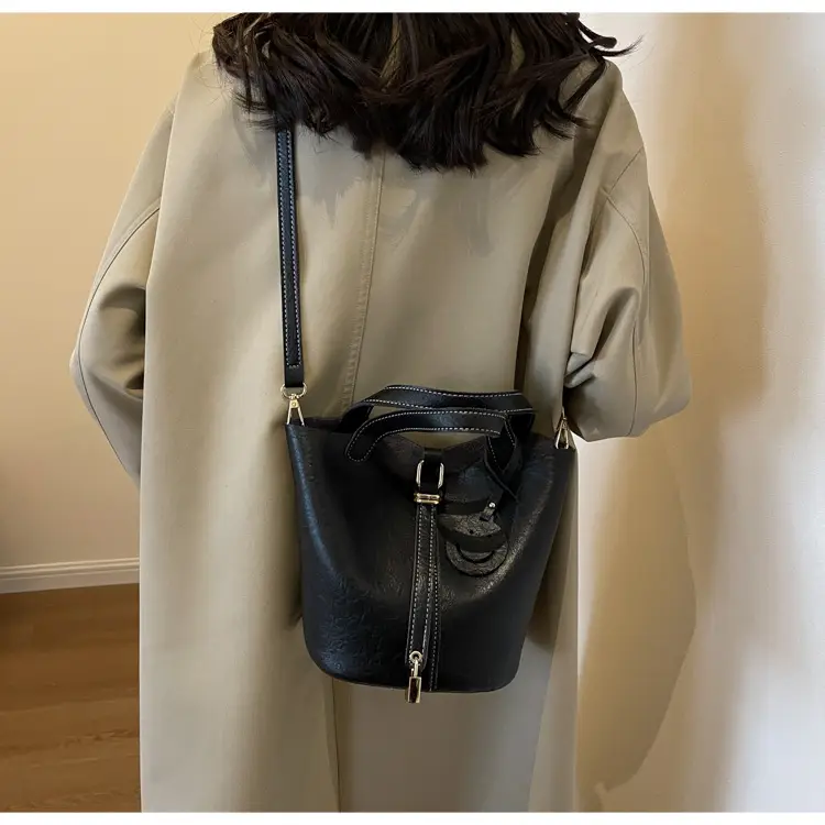 Brown Leather Crossbody Bag Large Capacity Vintage Feel — feature 25