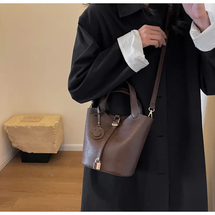 Brown Leather Crossbody Bag Large Capacity Vintage Feel — feature 27