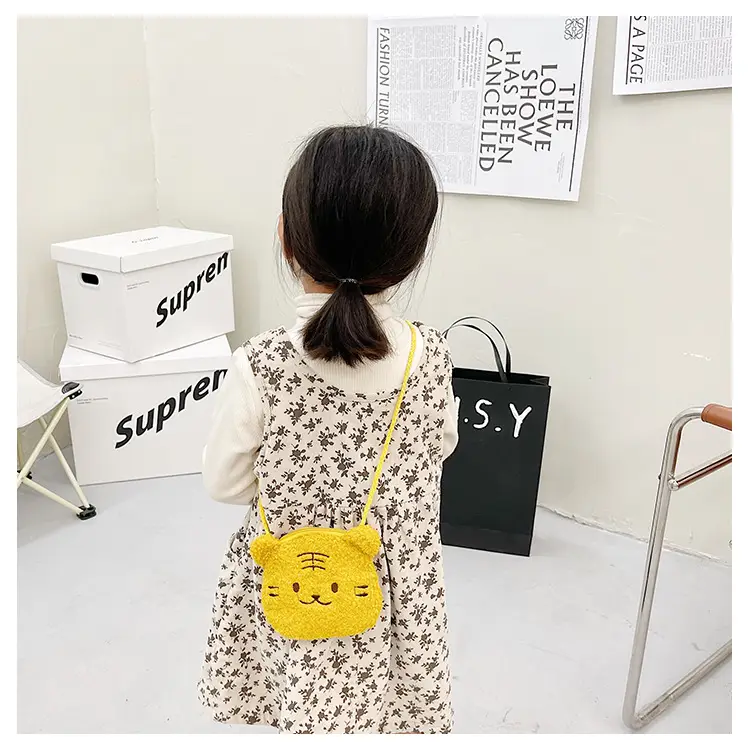 Cute Bear Coin Purse for Boys Girls Crossbody Bag — feature 5