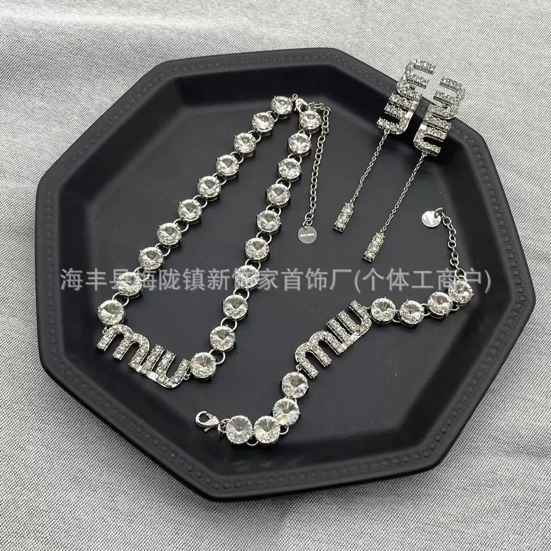 Pearl Bow Necklace Bracelet Set for Women — feature 2