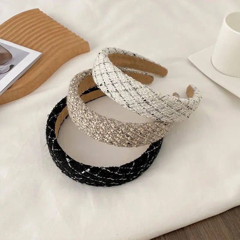 Black Skull Top Woolen Headband with Sequins — feature 2