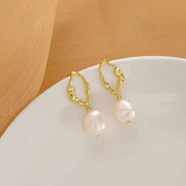 French Retro Pearl Earrings 925 Silver Pin Earrings - Image 4