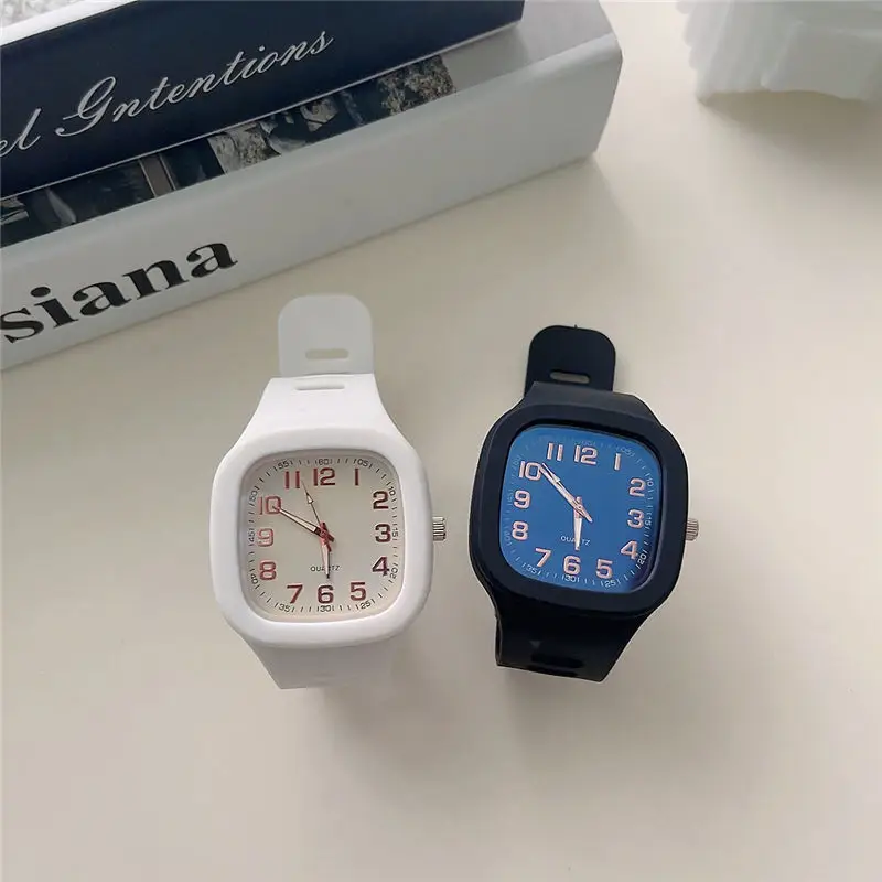 Internet celebrity square watch women's ins style simple temperament digital niche college style quartz watch for junior and senior high school students