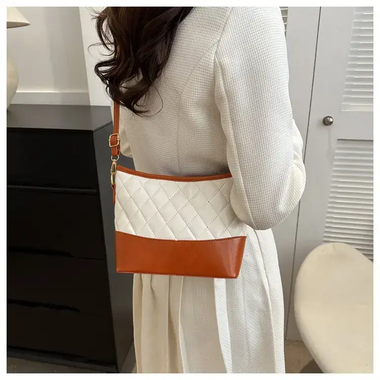 Women's White Brown Quilted Shoulder Bag 2022 — feature 9