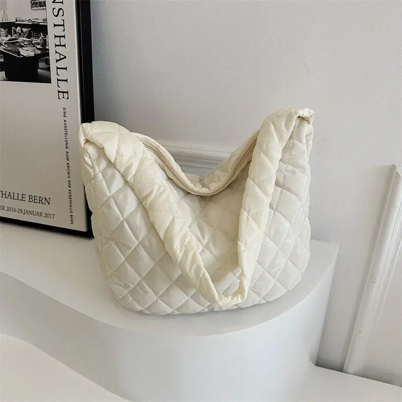 White Quilted Shoulder Bag for Women 2023 Winter - Image 4