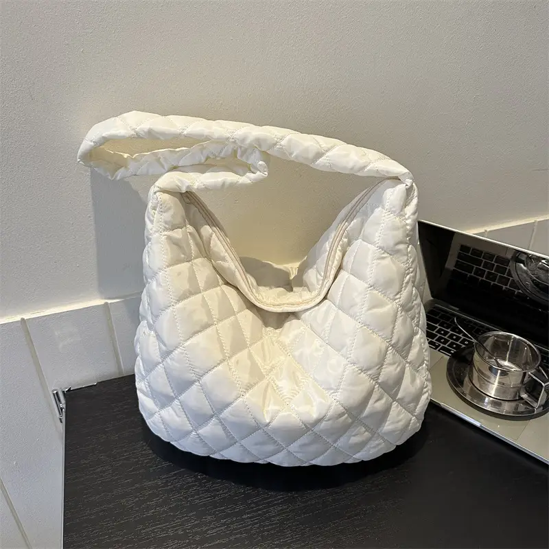 White Quilted Shoulder Bag for Women 2023 Winter - Image 6