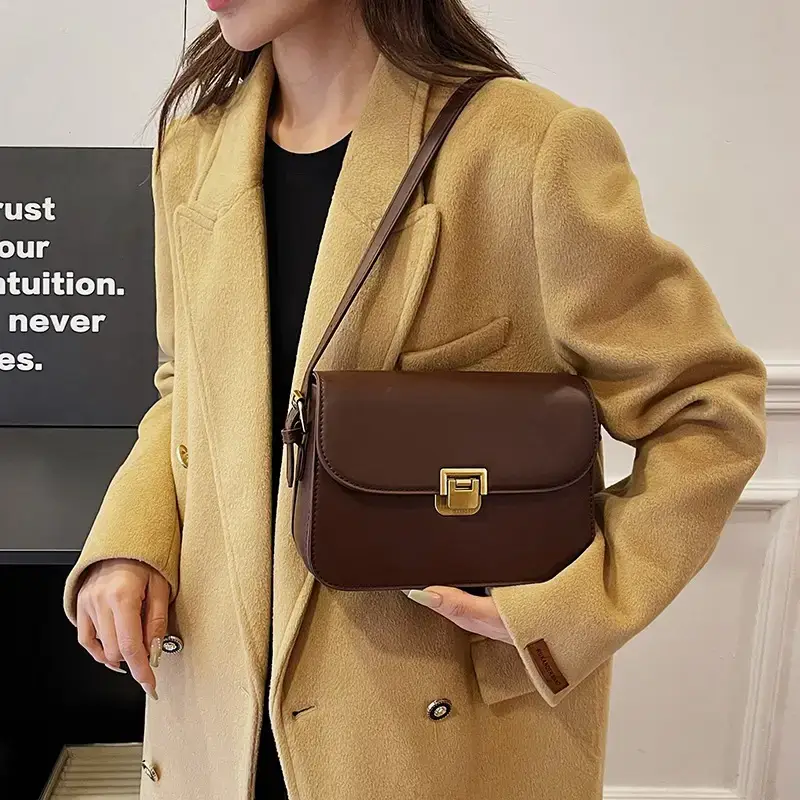 Black Leather Shoulder Bag with Gold Clasp 2023 - Image 6