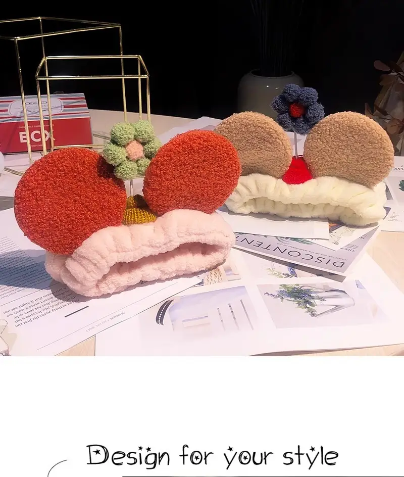 Mickey Ears Hair Wash Band Red White Female — feature 4
